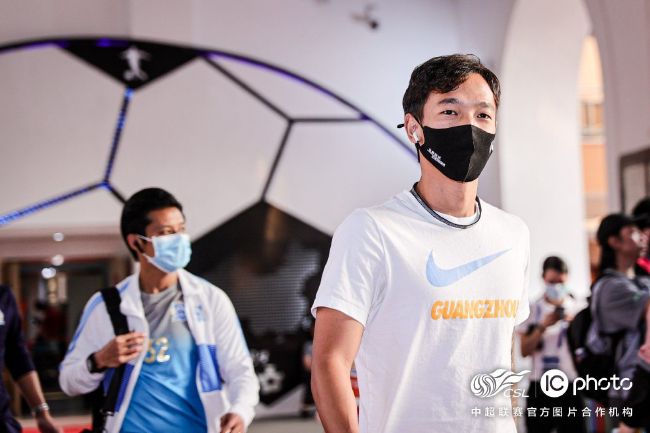 扒开粉嫩的小缝h